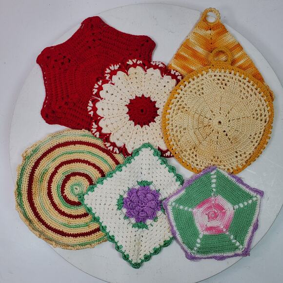 Vintage Pot Holder LOT of 7 Hand Crochet Hot Pads Kitchen Cooking - Picture 1 of 4